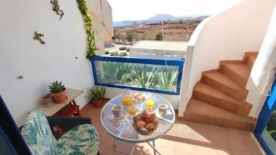 Penthouse on Avenida de la Isla de Pascua photo 4