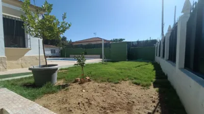 Chalet on Urbanizacion La Colinas Street photo 11
