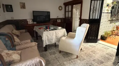 House in Oromana photo 3