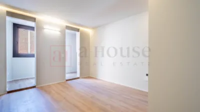 Apartment on Carrer del Consell de Cent photo 11