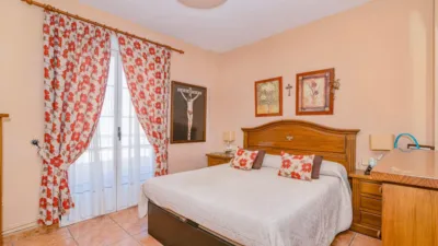 Terraced house in Airport Zone photo 29
