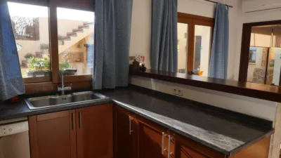 Chalet on Carrer Ronda del Nord photo 24
