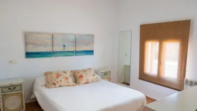 Chalet on Carrer Ronda del Nord photo 11