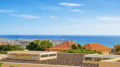 Townhouse for sale in El Galeon photo 2