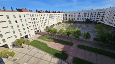 Apartment in Universidad - Las Huelgas photo 31