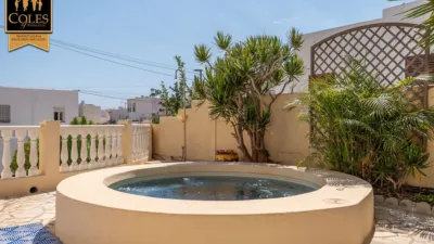 Chalet on Calle de la Juventud photo 4
