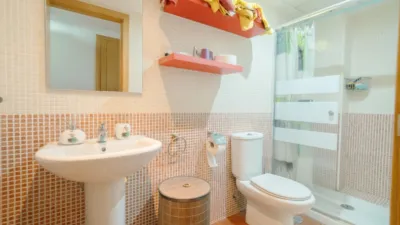 Apartment on Nou D'Octubre Street photo 19