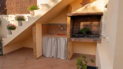 Chalet on Carrer Ronda del Nord photo 8