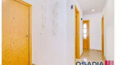 Flat for sale in Calle de Santa Ana, La Zubia - Don't miss out! Discover this charming flat, located in an excellent position, very central and with easy access to all amenities. This home is in impeccable condition and is for those seeking comfort and functionality. It features a bright living room that opens onto a balcony perfect for enjoying the fresh air. The kitchen has access to a practical laundry area, making daily tasks easier. The flat includes 3 cozy bedrooms, suitable for resting or working from home, and a full bathroom with everything you need. Additionally, it comes with one parking space, adding extra value to this property. Located on the first floor with lift access, this flat is accessible to everyone. Don’t miss this opportunity; this flat is perfect for those looking for a comfortable home in a very quiet area. Contact us for more information and come and view it! NOTE: The indicated PVP does not include taxes nor deed expenses, professional fees are also not included. The stated areas are descriptive and approximate. This property is sold unfurnished or at a price to be agreed. photo 11