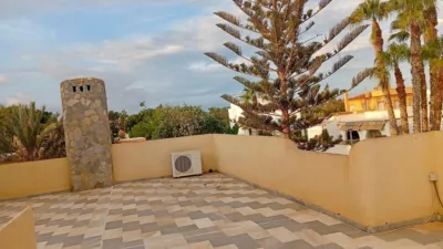Chalet on Calle de la Fragata photo 9