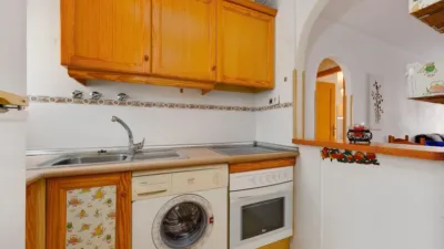 Pis – Torrevieja, Urbanización Calas Blancas - Més