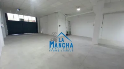 Local comercial en venta en El Pilar - Más