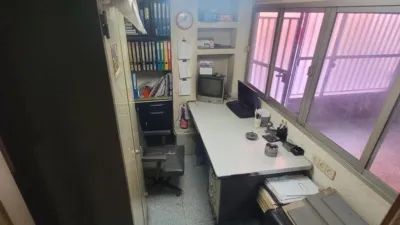 Local comercial en venta en Ensanche-Franciscanos - Más