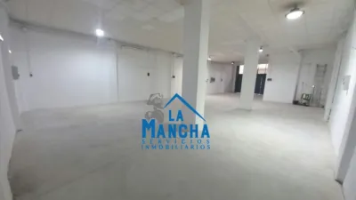 Local comercial en venta en El Pilar - Vista 2