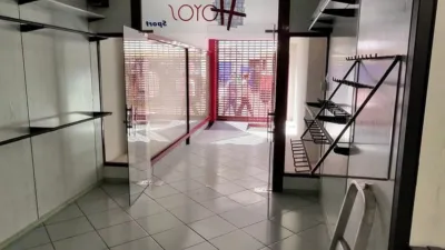 Local comercial en venta en Centro - Más