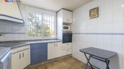 Detached House in Metropolitan Area photo 15