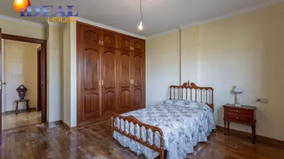 House on Mariana Pineda Street photo 36