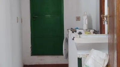 Piso en venta en Calle de los Poetas Hermanos Machado, 28, Fernán-Núñez de 42.000 €