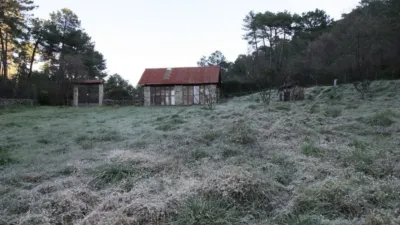 Chalet en venta en Calle Cam. Forestal El Amoclón, Número 0, Santa Cruz del Valle de 250.000 €