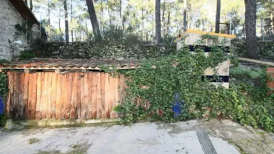 Chalet en venta en Calle Cam. Forestal El Amoclón, Número 0, Santa Cruz del Valle de 250.000 €