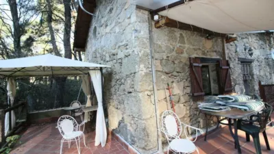 Chalet en venta en Calle Cam. Forestal El Amoclón, Número 0, Santa Cruz del Valle de 250.000 €