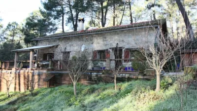 Chalet en venta en Calle Cam. Forestal El Amoclón, Número 0, Santa Cruz del Valle de 250.000 €