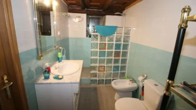 Chalet en venta en Calle Cam. Forestal El Amoclón, Número 0, Santa Cruz del Valle de 250.000 €