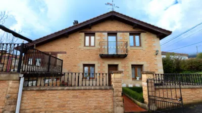 House on Lezana de Mena Street photo 6
