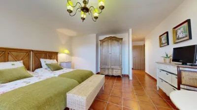 Chalet on Calle C. Real photo 54