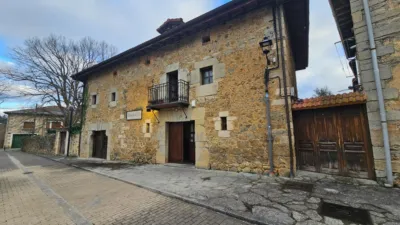 House on C. Torre Street photo 3