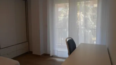 Piso en alquiler en Carrer de l'Explorador Andrés - Imagen 3