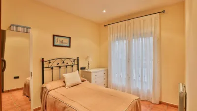 Semi-detached house on Calle Málaga photo 53