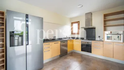 Chalet en alquiler en Calle 22, Chiva de 2.300 €<span>/mes</span>