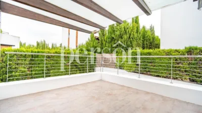 Chalet en alquiler en Calle 22, Chiva de 2.300 €<span>/mes</span>