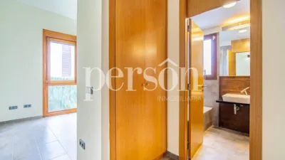 Chalet en alquiler en Calle 22, Chiva de 2.300 €<span>/mes</span>