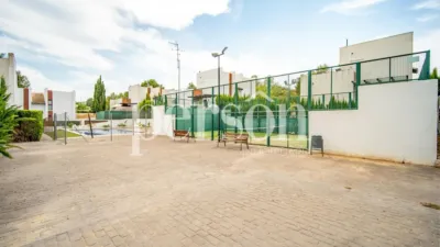 Chalet en alquiler en Calle 22, Chiva de 2.300 €<span>/mes</span>