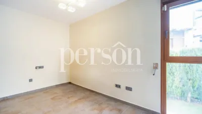 Chalet en alquiler en Calle 22, Chiva de 2.300 €<span>/mes</span>