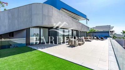 Chalet on Calle Josefina de La Torre photo 20