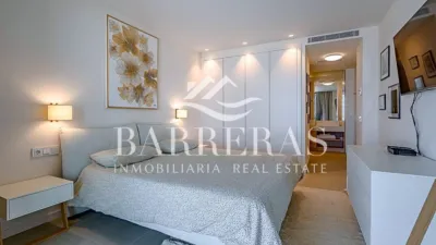 Chalet on Calle Josefina de La Torre photo 8