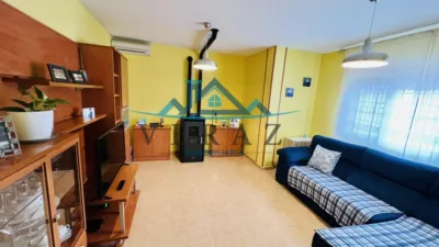 Casa pareada en venta en Calle de la Mina, Calera y Chozas de 109.900 €