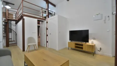 Piso en alquiler en Calle de Alvarado - Imagen 2
