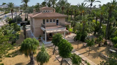 Chalet on Calle Alzabares Bajo photo 2