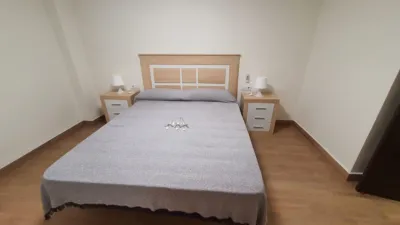 Piso en alquiler en Carrer de Rubén Vela, En Corts (Distrito Quatre Carreres. València Capital) de 1.500 €<span>/mes</span>