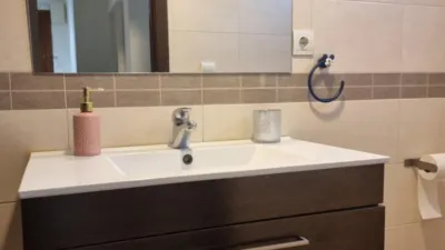 Piso en alquiler en Carrer de Rubén Vela, En Corts (Distrito Quatre Carreres. València Capital) de 1.500 €<span>/mes</span>