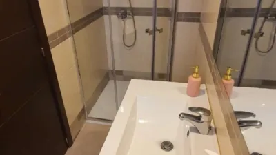 Piso en alquiler en Carrer de Rubén Vela, En Corts (Distrito Quatre Carreres. València Capital) de 1.500 €<span>/mes</span>