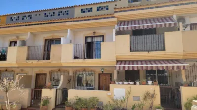 Terraced house on Calle de Nicolás Bussi photo 4