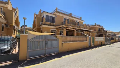 Terraced house on Calle Gotzone Mora photo 40