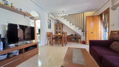 Terraced house on Calle Gotzone Mora photo 8