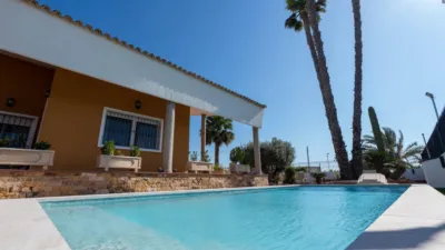 Chalet en venta en Calle Correntias Altas, Núcleo Urbano (Orihuela) de 675.000 €