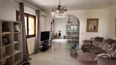 Chalet en venta en Calle de los Pirineos, Las Filipinas-Villamartín-Canal Norte (Distrito Orihuela Costa. Orihuela) de 450.000 €